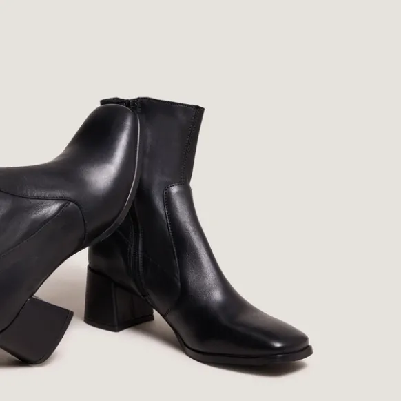Bottines à bouts ovales