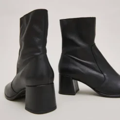 Bottines à bouts ovales