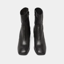 Bottines à bouts ovales