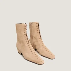 Bottines à bouts pointus et lacets