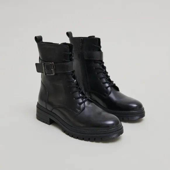 Bottines à lacets et semelles crantées