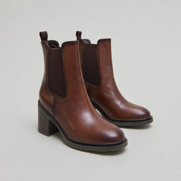 Bottines à élastiques et bouts arrondis....