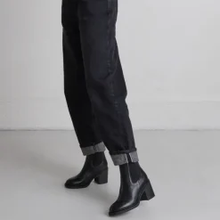 Bottines à élastiques et bouts arrondis....