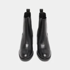 Bottines à élastiques et bouts arrondis....