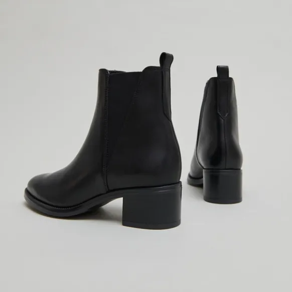 Bottines à élastiques triangulaires