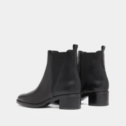 Bottines à élastiques triangulaires
