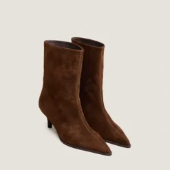 Bottines à petits talons fins et bouts pointus