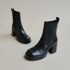 Bottines à plateformes et bouts carrés