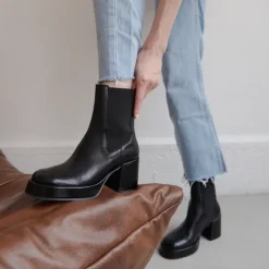 Bottines à plateformes et bouts carrés
