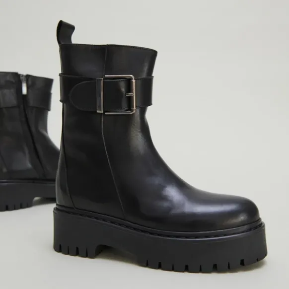 Bottines à semelles crantées