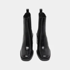 Bottines à talons débordants