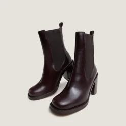 Bottines à talons débordants
