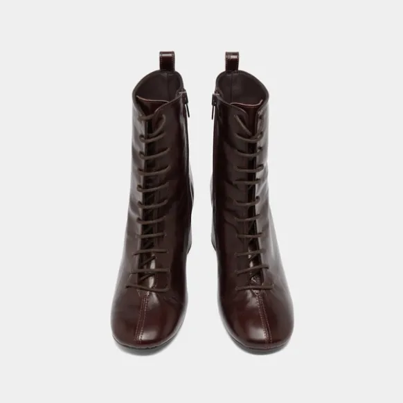 Bottines à talons et à lacets