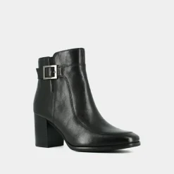 Bottines à talons et boucles
