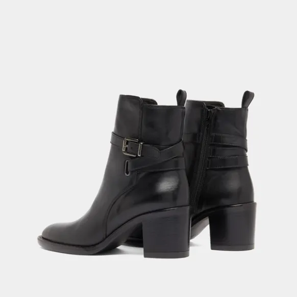Bottines à talons et boucles