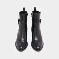 Bottines à talons et boucles