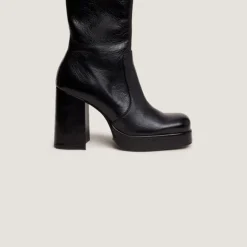 Bottines à talons et bouts carrés