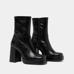 Bottines à talons et bouts carrés
