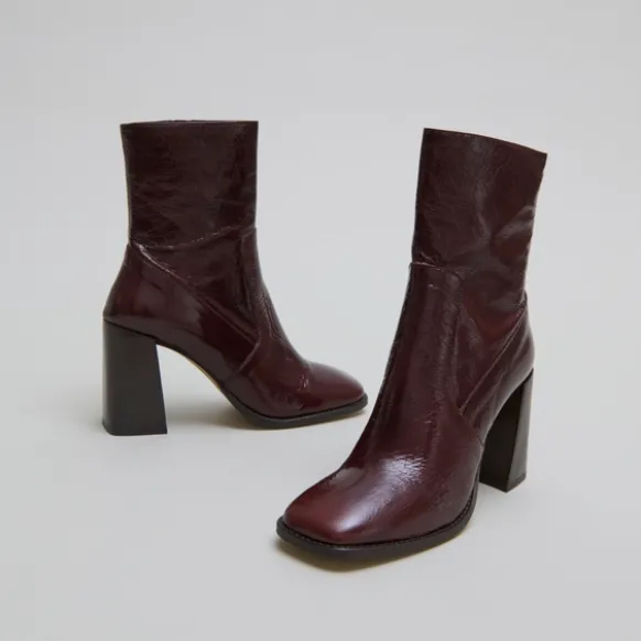 Bottines à talons et bouts carrés