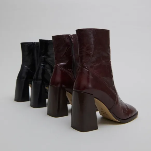 Bottines à talons et bouts carrés