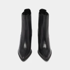 Bottines à talons et bouts pointus