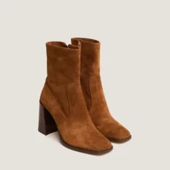 Bottines à talons et bouts carrés