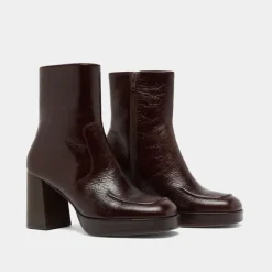 Bottines à talons et bouts carrés