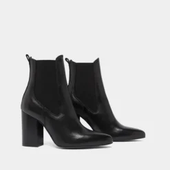 Bottines à talons et bouts pointus