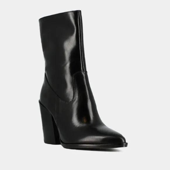 Bottines à talons et bouts pointus