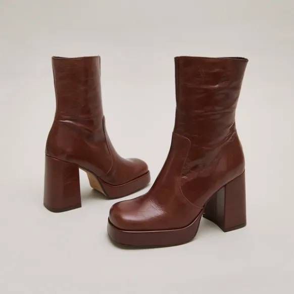 Bottines à talons et bouts carrés