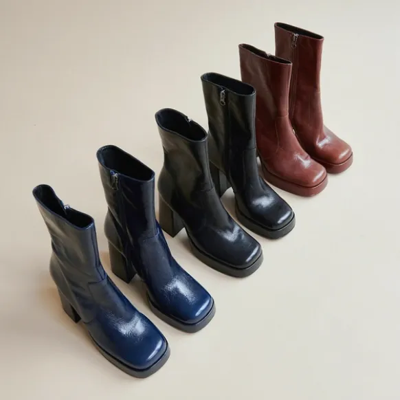 Bottines à talons et bouts carrés