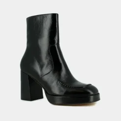 Bottines à talons et bouts carrés