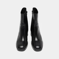 Bottines à talons et bouts carrés