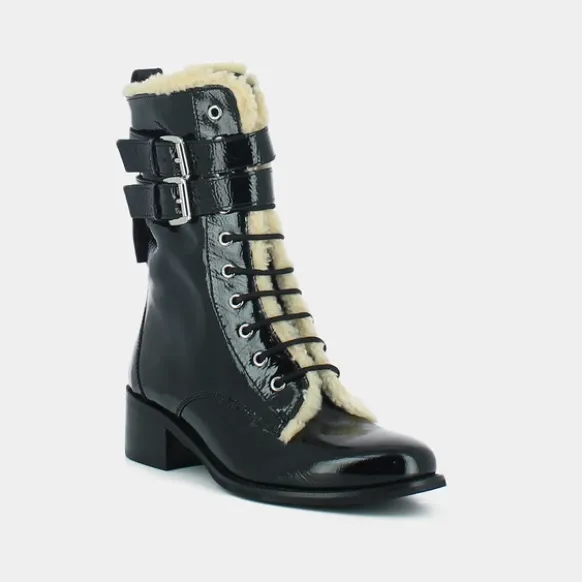 Bottines à talons et lacets