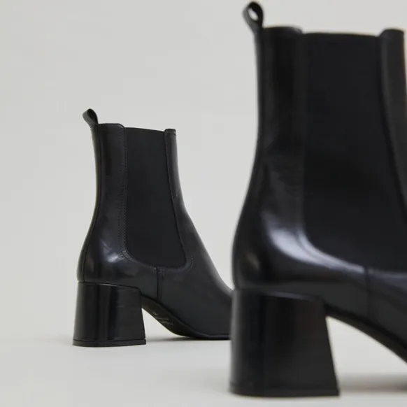 Bottines à talons et élastiques