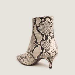 Bottines à talons fins et bouts pointus
