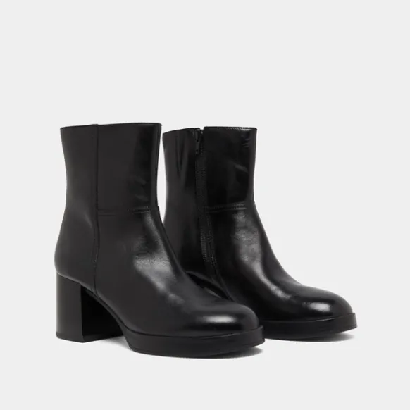 Bottines à talons flare