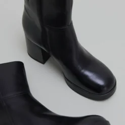 Bottines à talons flare