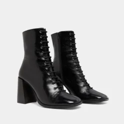 Bottines à talons lacées