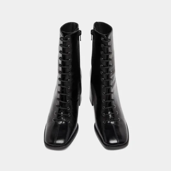 Bottines à talons lacées