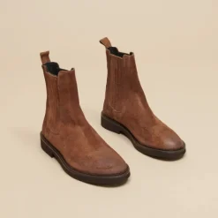 Chelsea boots