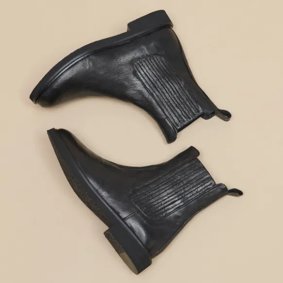 Chelsea boots