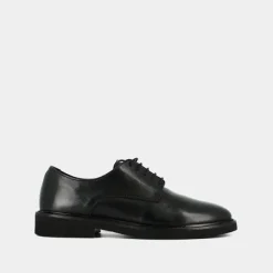Derbies à lacets
