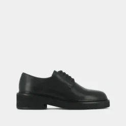 Derbies à lacets
