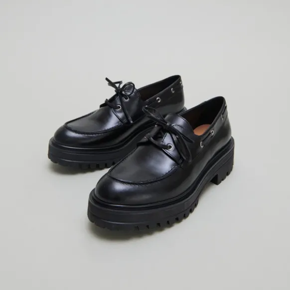 Derbies à lacets