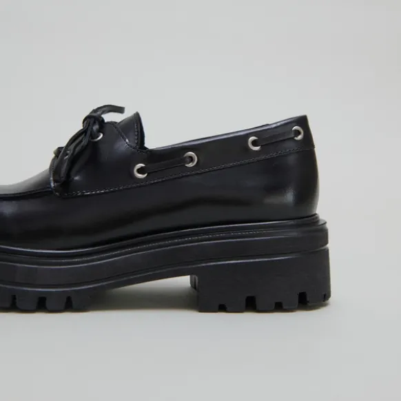 Derbies à lacets