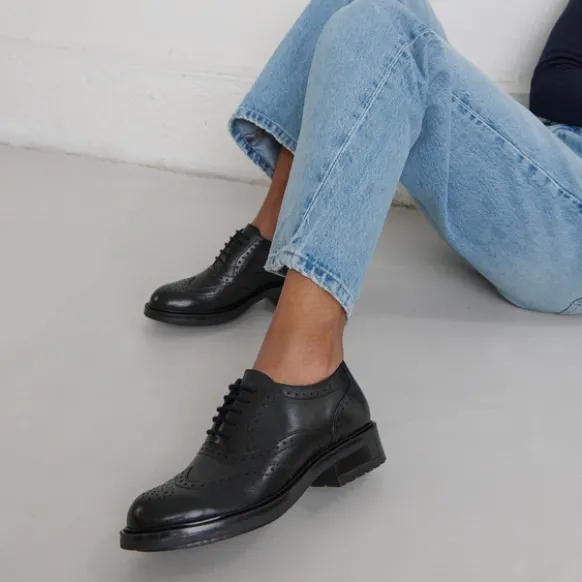 Derbies à lacets