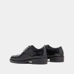 Derbies à lacets