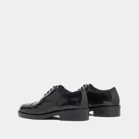 Derbies à lacets