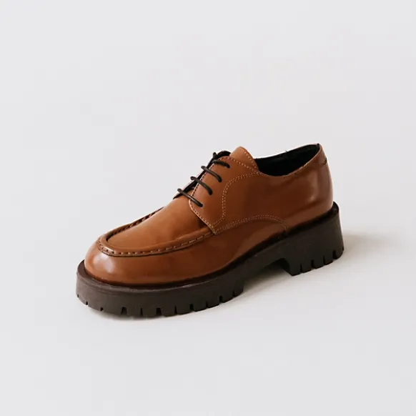 Derbies à lacets et semelles crantées